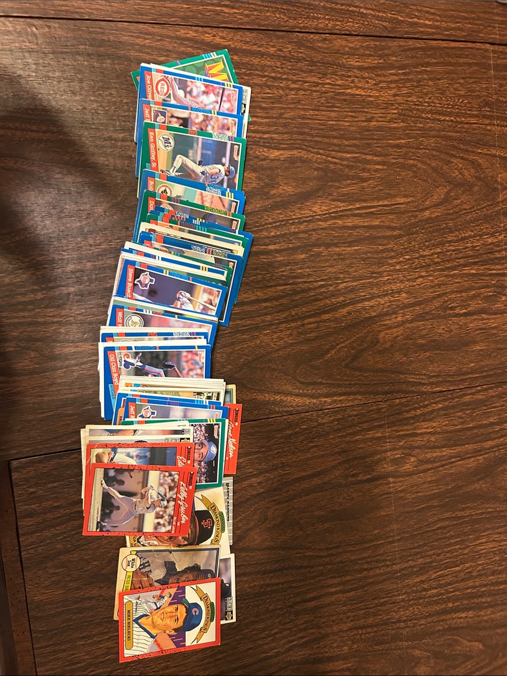100 baseball cards